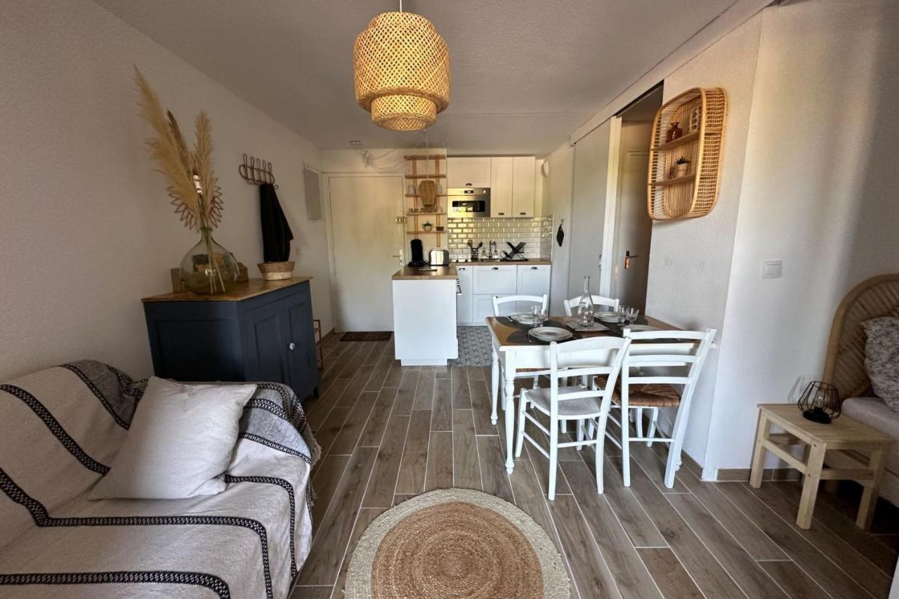 Very Cosy Apartment At 200 M From The Beaches Ла-Лонд-ле-Мор Екстер'єр фото